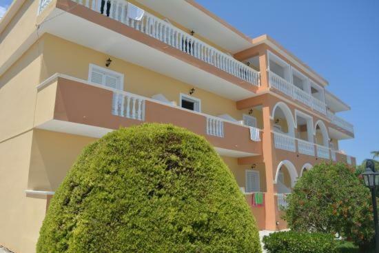 Derekas Studios & Apartments لاغاناس المظهر الخارجي الصورة